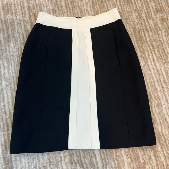 Tory Burch Black and White Skirt NWOT - Picture 1 of 3